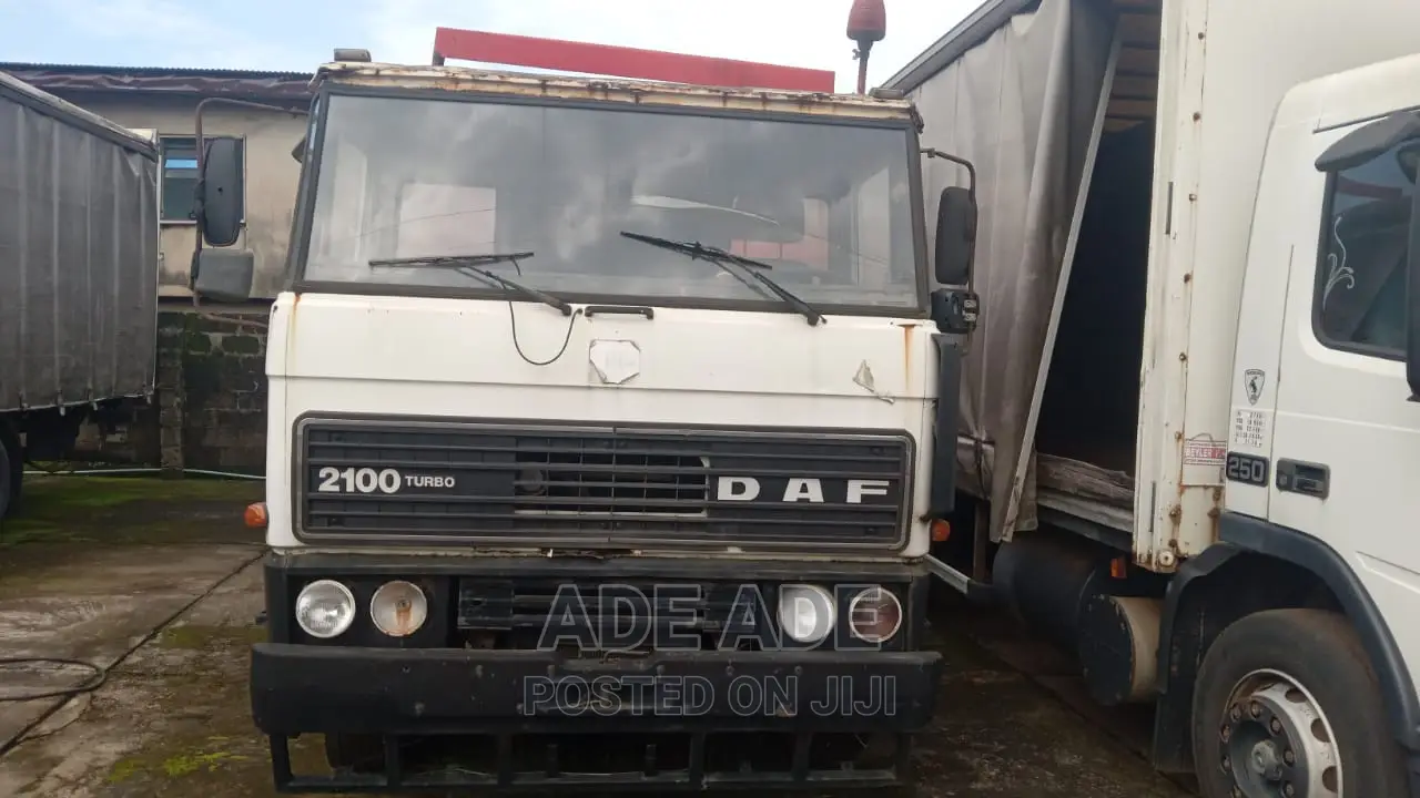 Daf 2100 Flatbed Truck