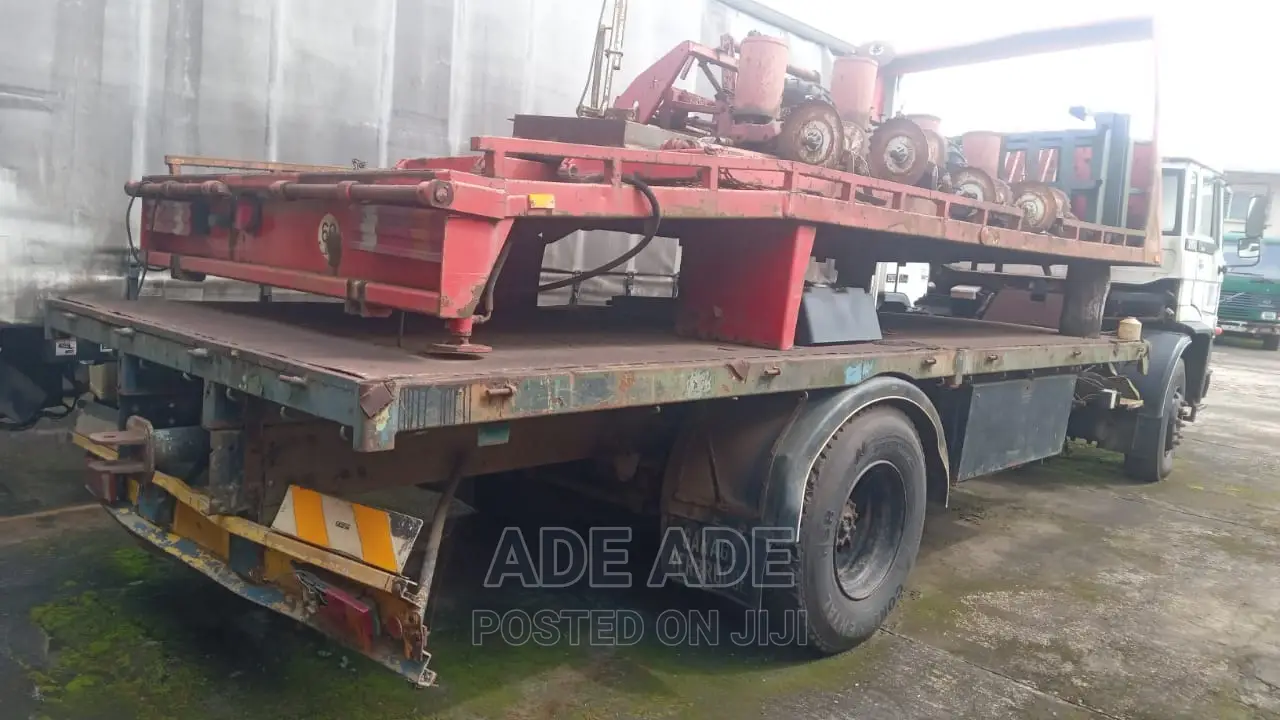 Daf 2100 Flatbed Truck
