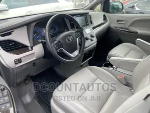 Toyota Sienna XLE AWD 2019 Black