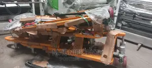 Machines Forklift Pallet Trucks