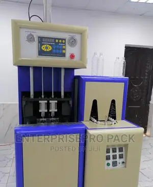 PET Bottle Blow Molding Machine