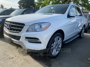 Mercedes-Benz M Class ML350 4dr SUV (3.5L 6cyl 7A) 2015 White