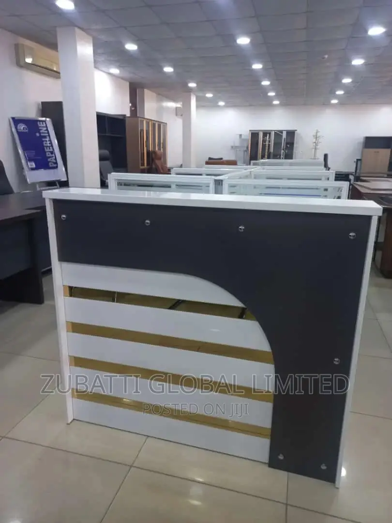 Executive Receptionist Table
