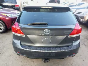 Toyota Venza V6 2011 Gray