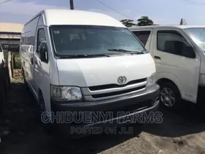 Toyota HiAce 2011 White