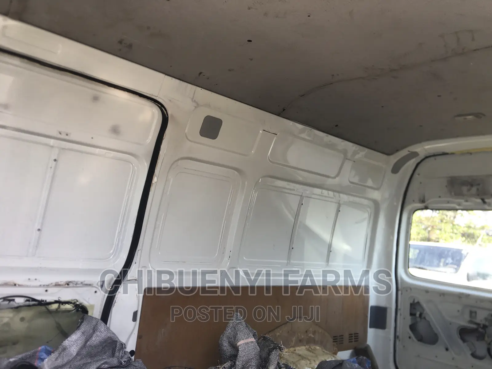 Toyota HiAce 2011 White