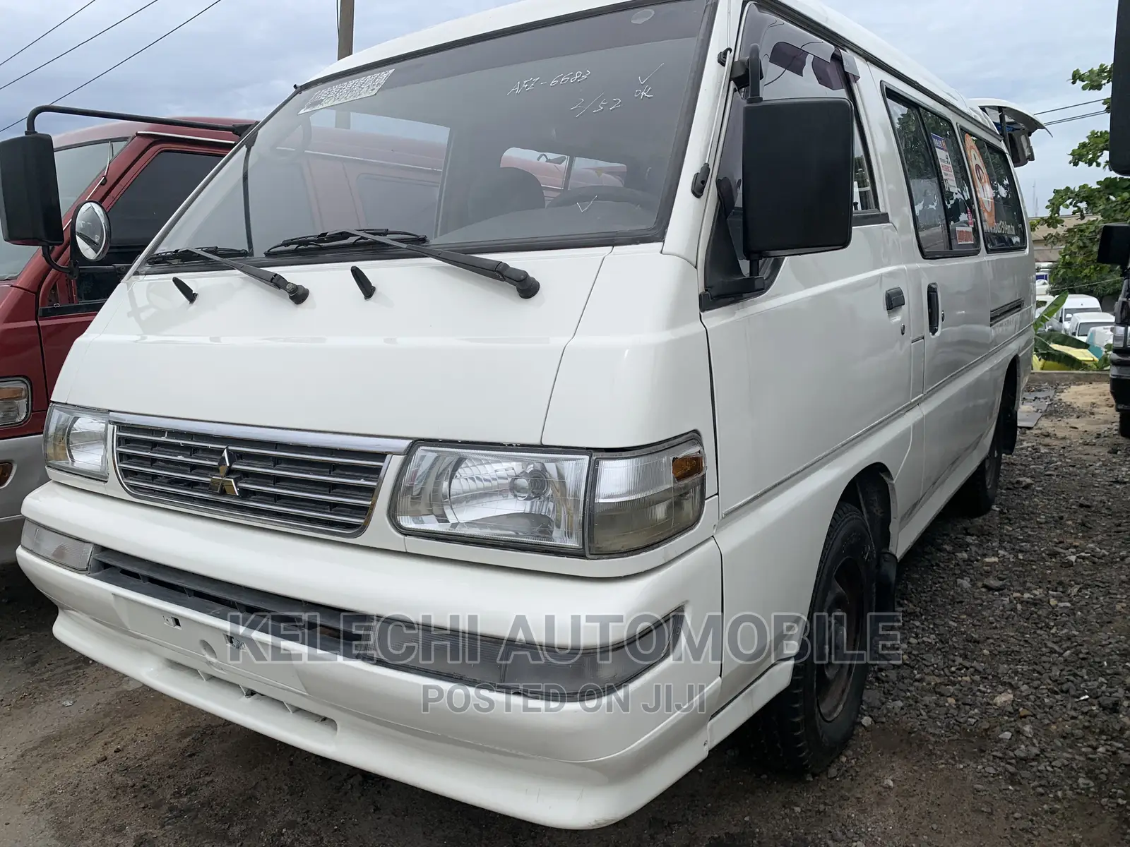 Mitsubishi L300 2004 White
