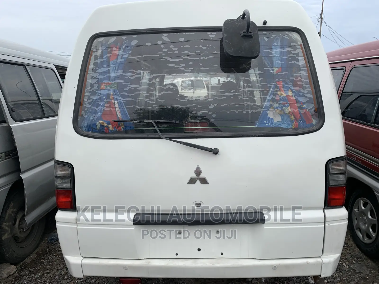 Mitsubishi L300 2004 White