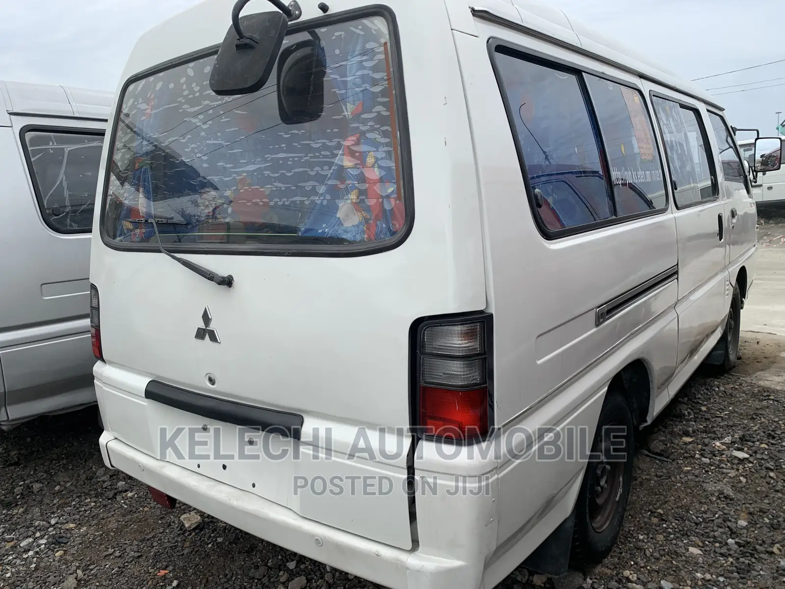 Mitsubishi L300 2004 White