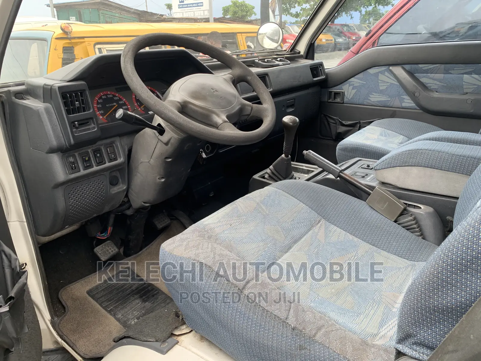 Mitsubishi L300 2004 White