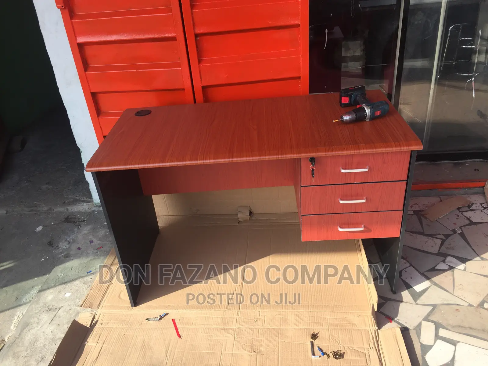 4 Feet Table