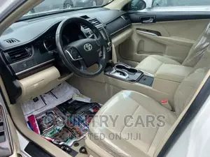 Toyota Camry XLE 4dr Sedan (2.5L 4cyl 6A) 2012 White