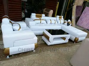 Standard Cushion Chairs With Center Table
