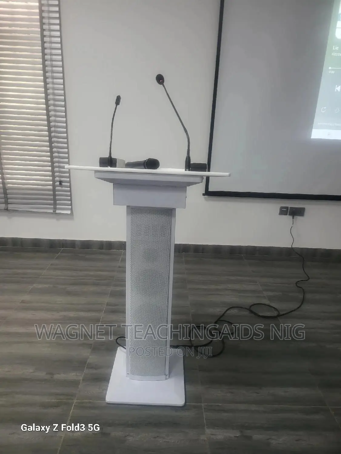 Powered Wireless Lectern