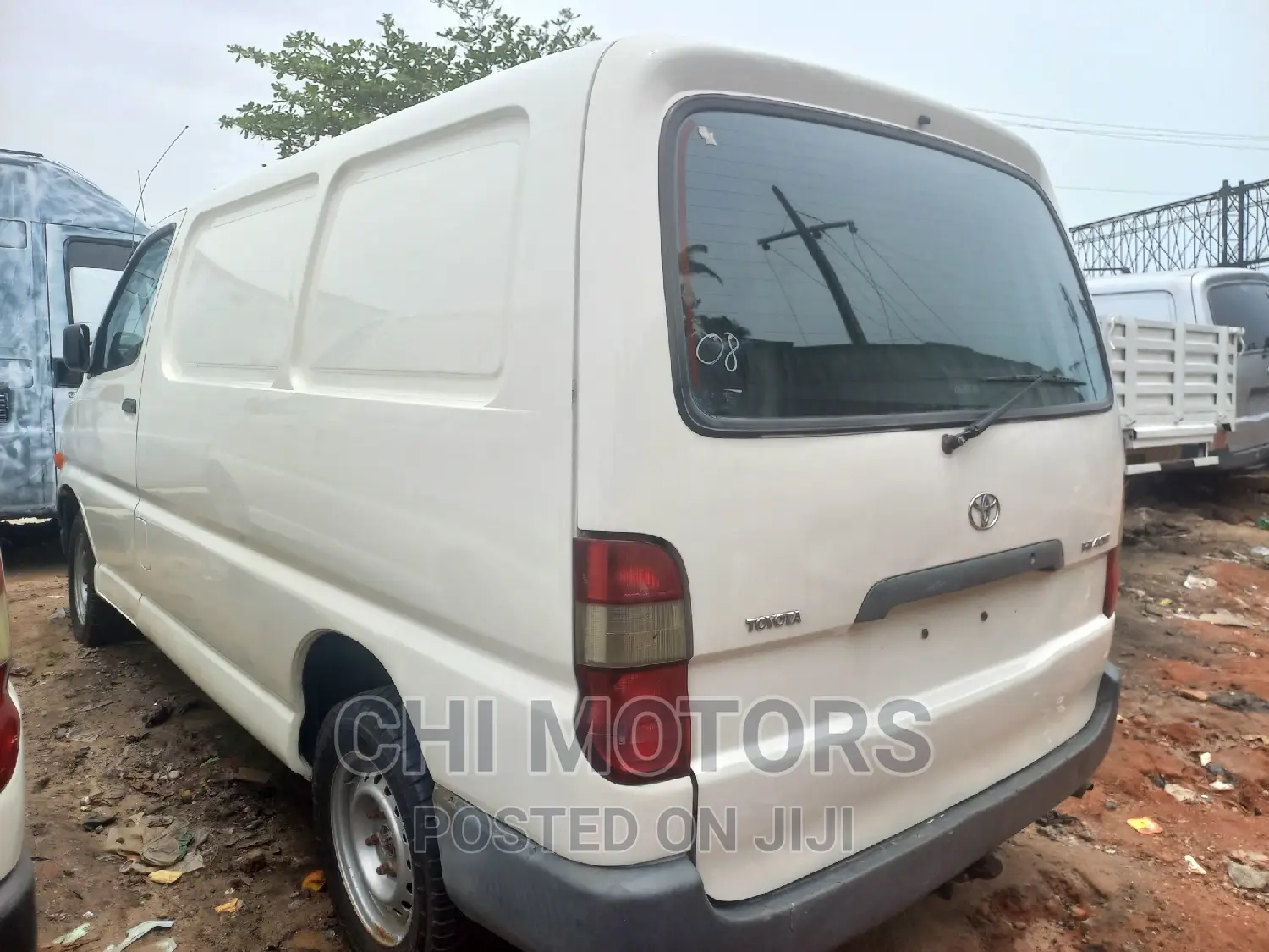 Toyota HiAce 2006 White
