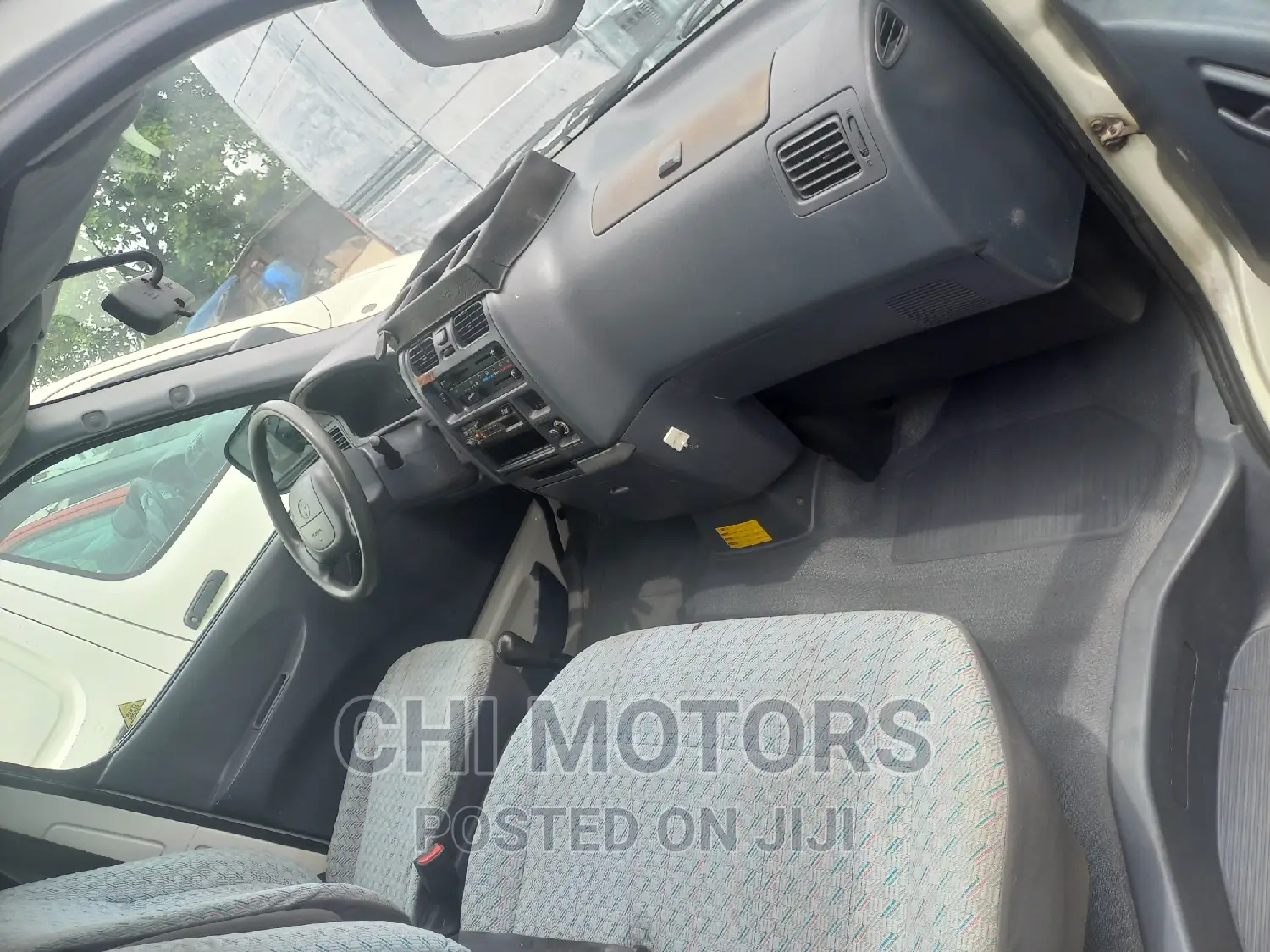 Toyota HiAce 2006 White