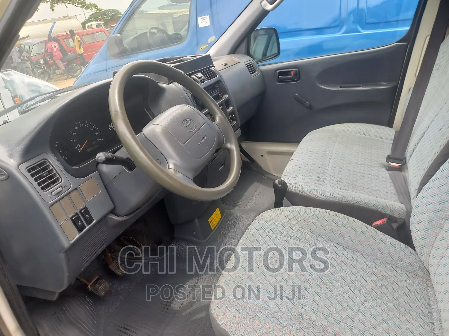 Toyota HiAce 2006 White