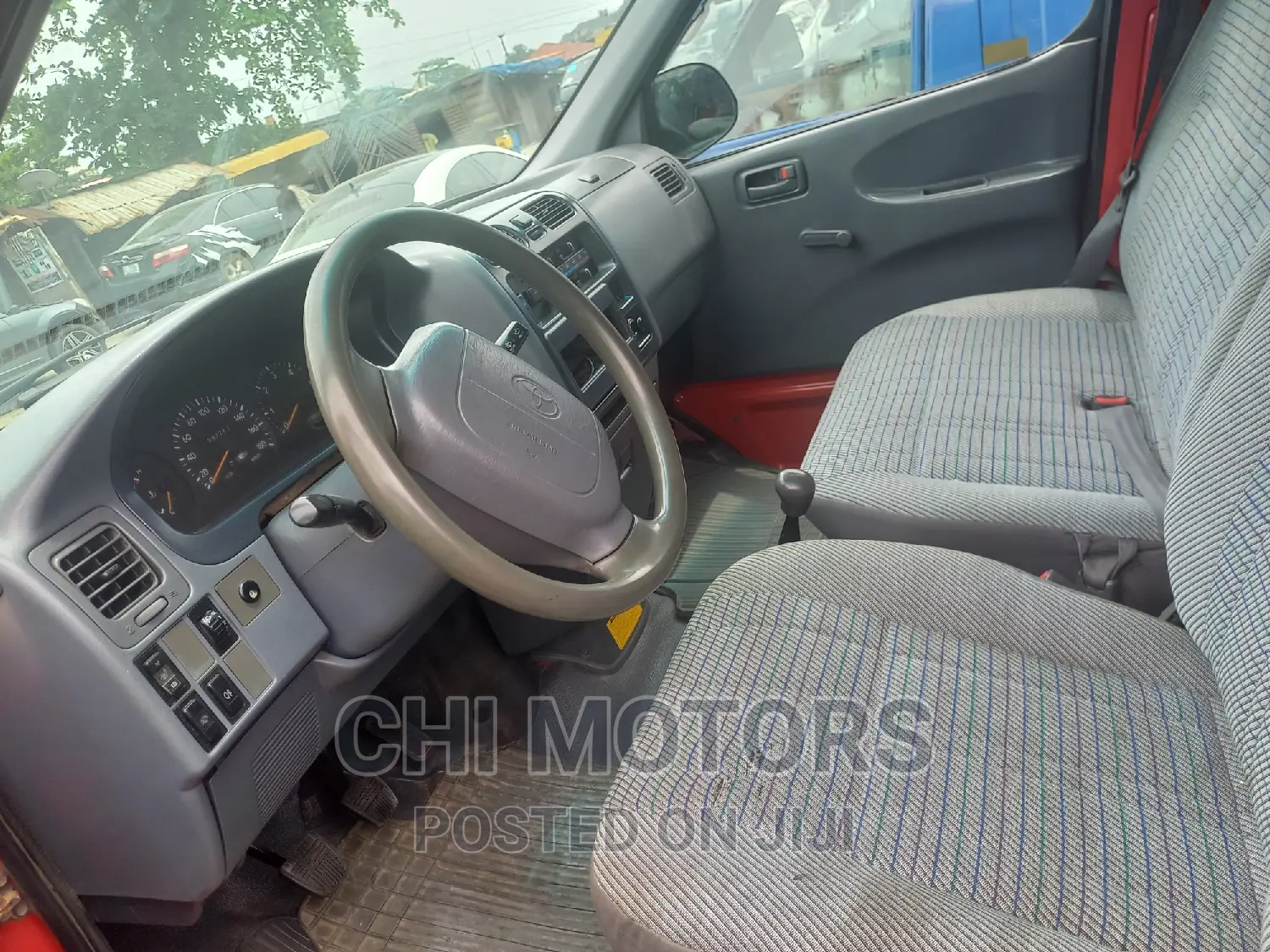 Toyota HiAce 2007 Red