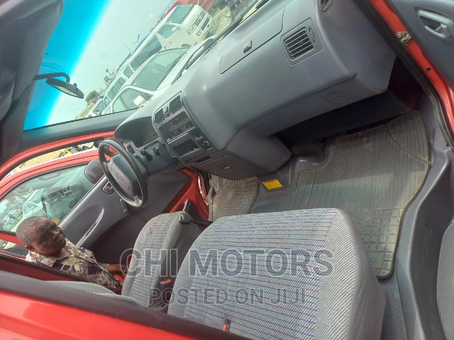 Toyota HiAce 2007 Red