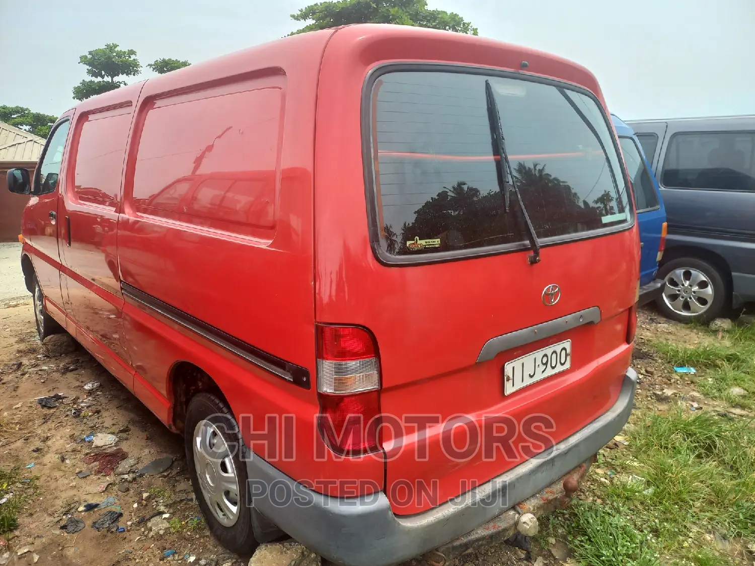Toyota HiAce 2007 Red