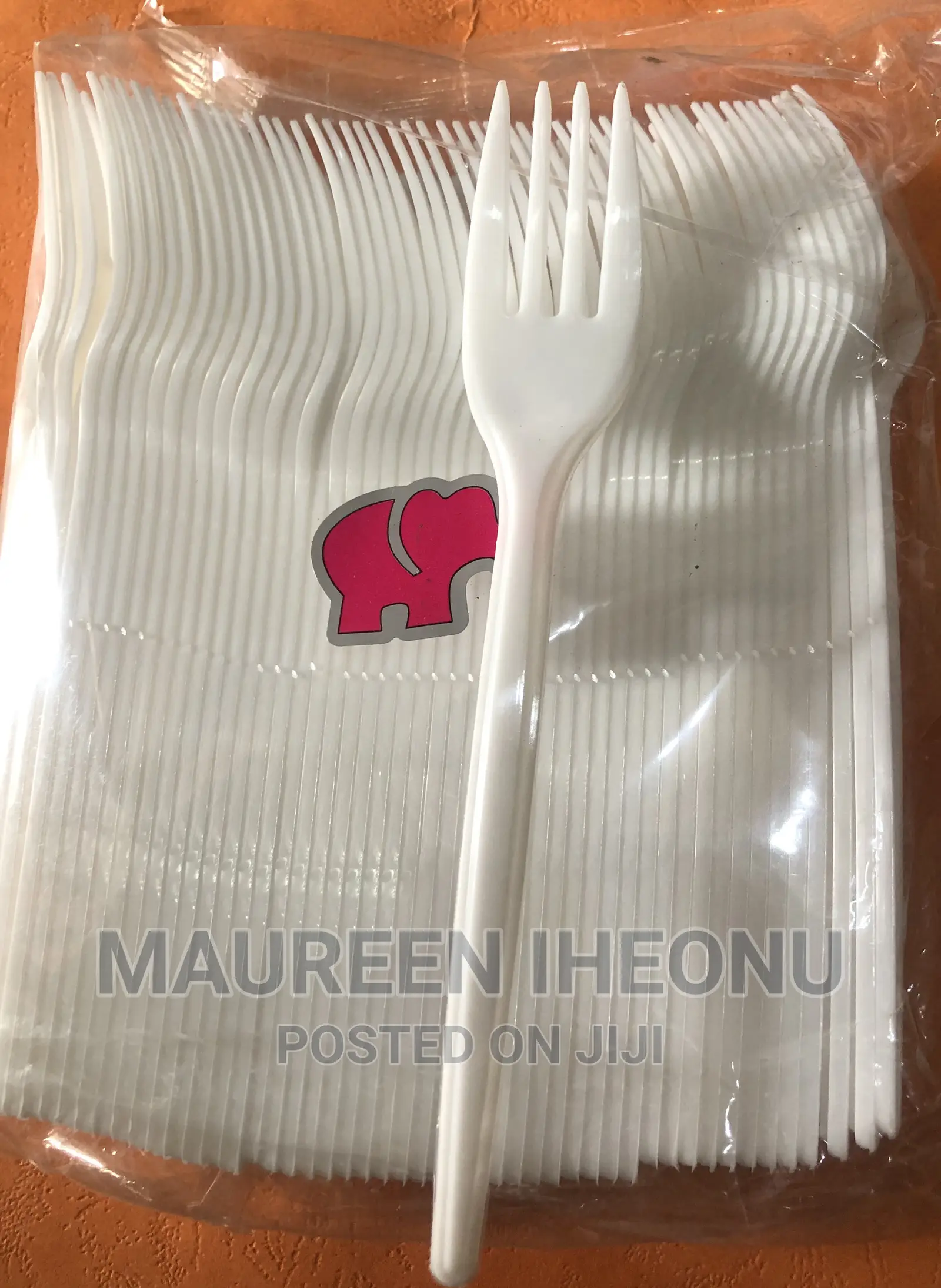 White Plastic Fork - A Pack of 100pcs