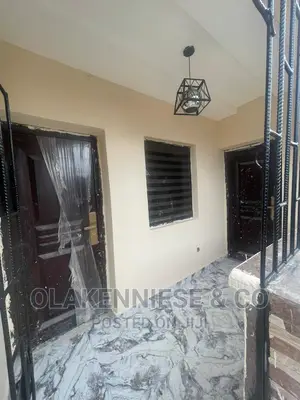 3bdrm Block of Flats in Shaki Crescent, Aguda / Surulere for rent