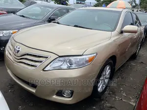 Toyota Camry 2011 Gold