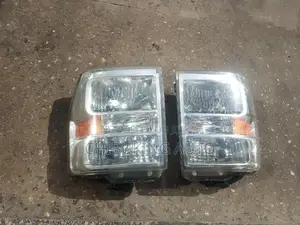 Headlamp Ford E350 2010