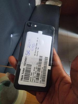 Apple iPhone SE (2020) 64 GB Black
