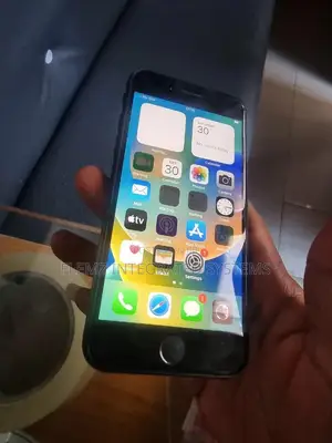 Apple iPhone SE (2020) 64 GB Black