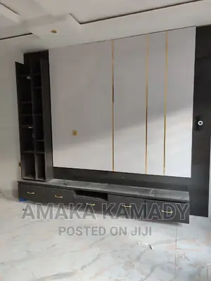 Simple Tv Console