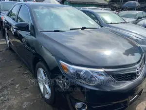 Toyota Camry SE V6 4dr Sedan (3.5L 6cyl 6A) 2012 Black