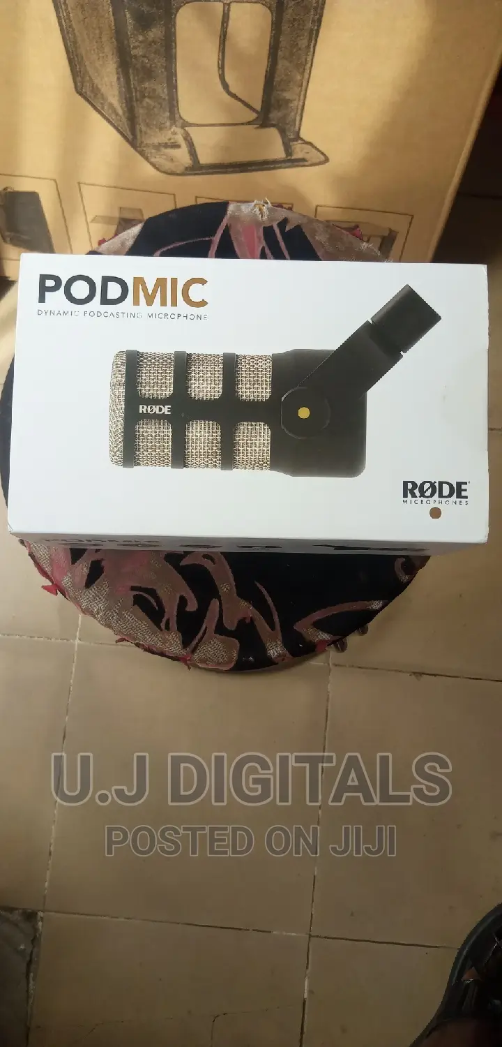 Professional RODE Podmic Dynamic Microphone