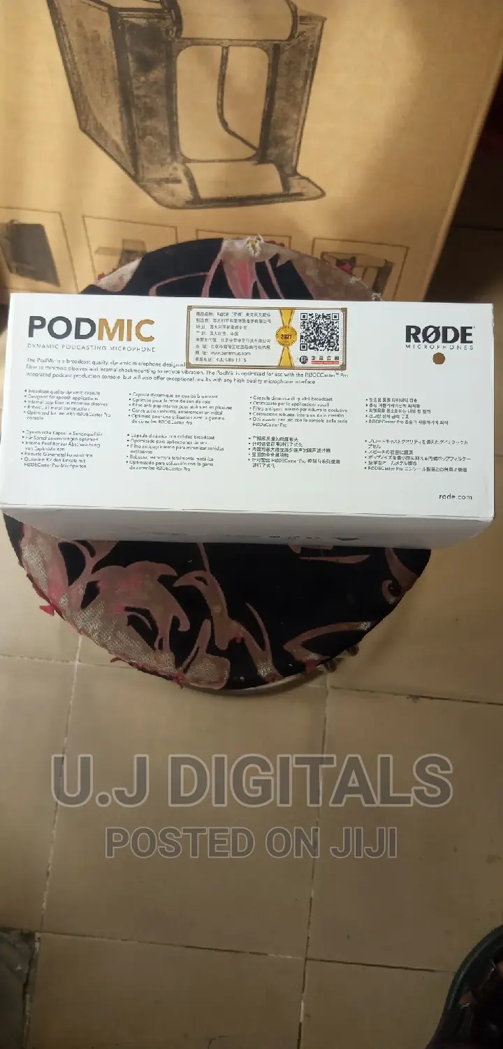Professional RODE Podmic Dynamic Microphone