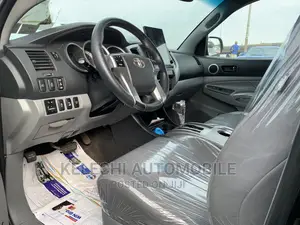 Toyota Tacoma X-Runner V6 2012 Black