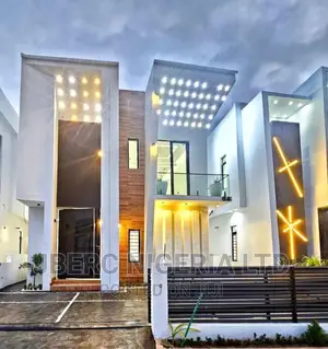 5bdrm Duplex in Chevron for sale