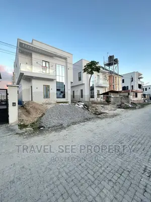 Furnished 4bdrm Duplex in Lekki Private for sale