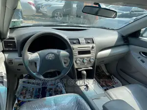 Toyota Camry LE 4dr Sedan (2.5L 4cyl 6AM) 2010 Silver