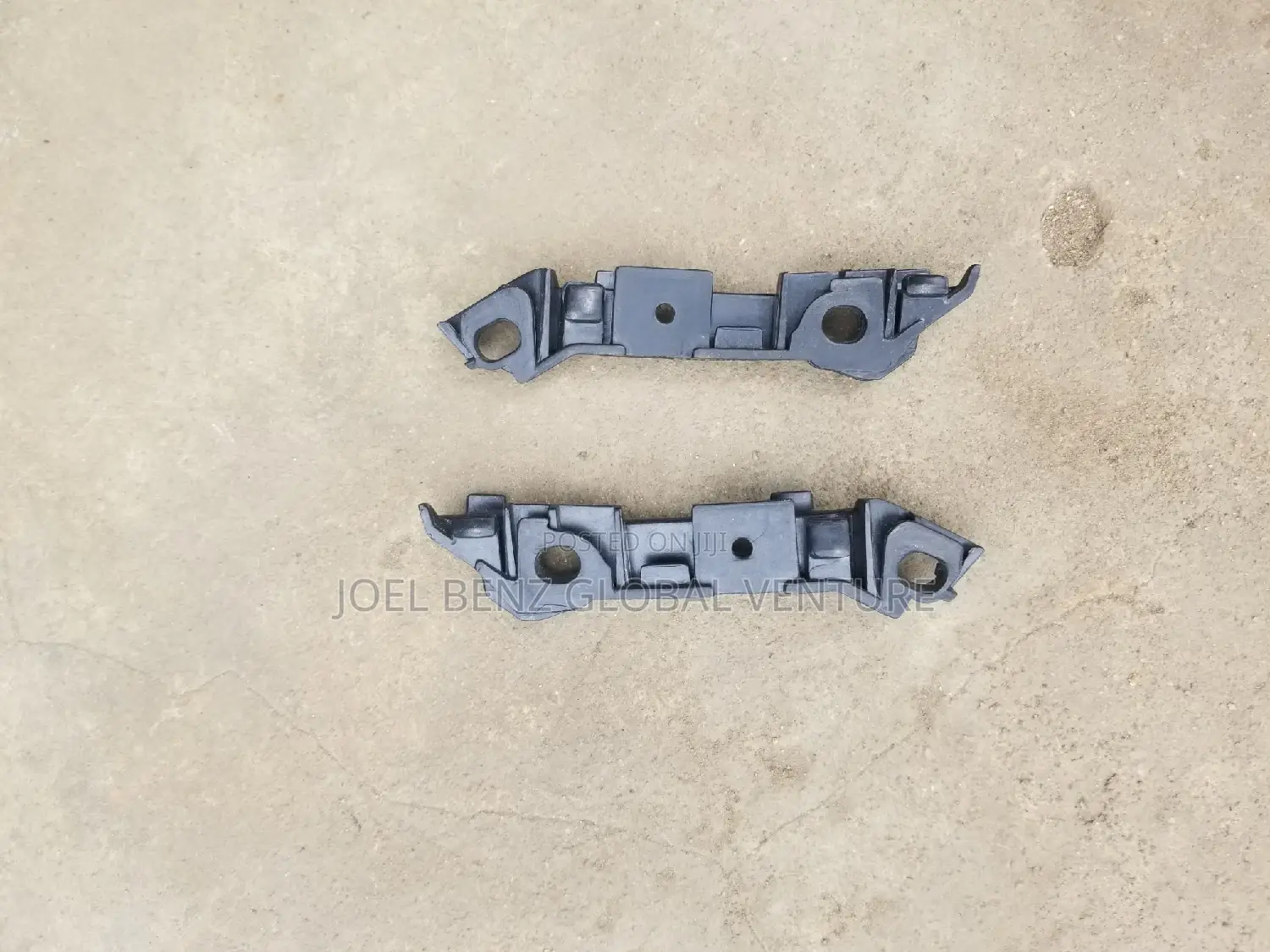 C300 2017 Front Bumper Clips