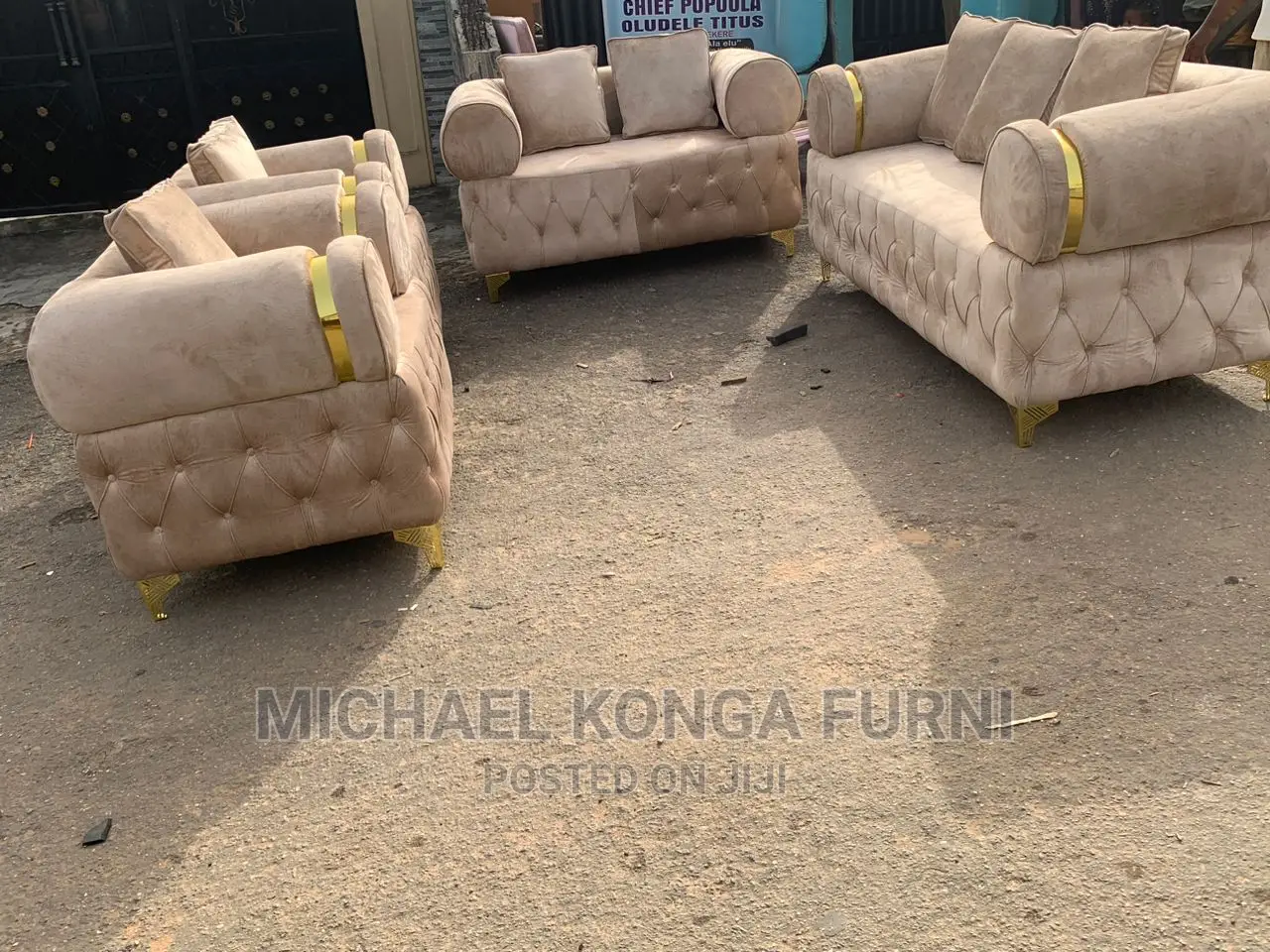 Low Back Botton Sofa