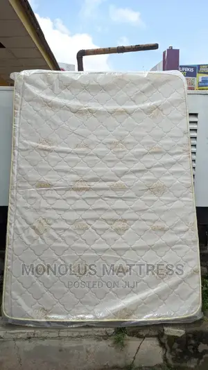 4 1⁄2 By 6 By 8 Inches Mouka Foam Semi-orthopaedic Mattress