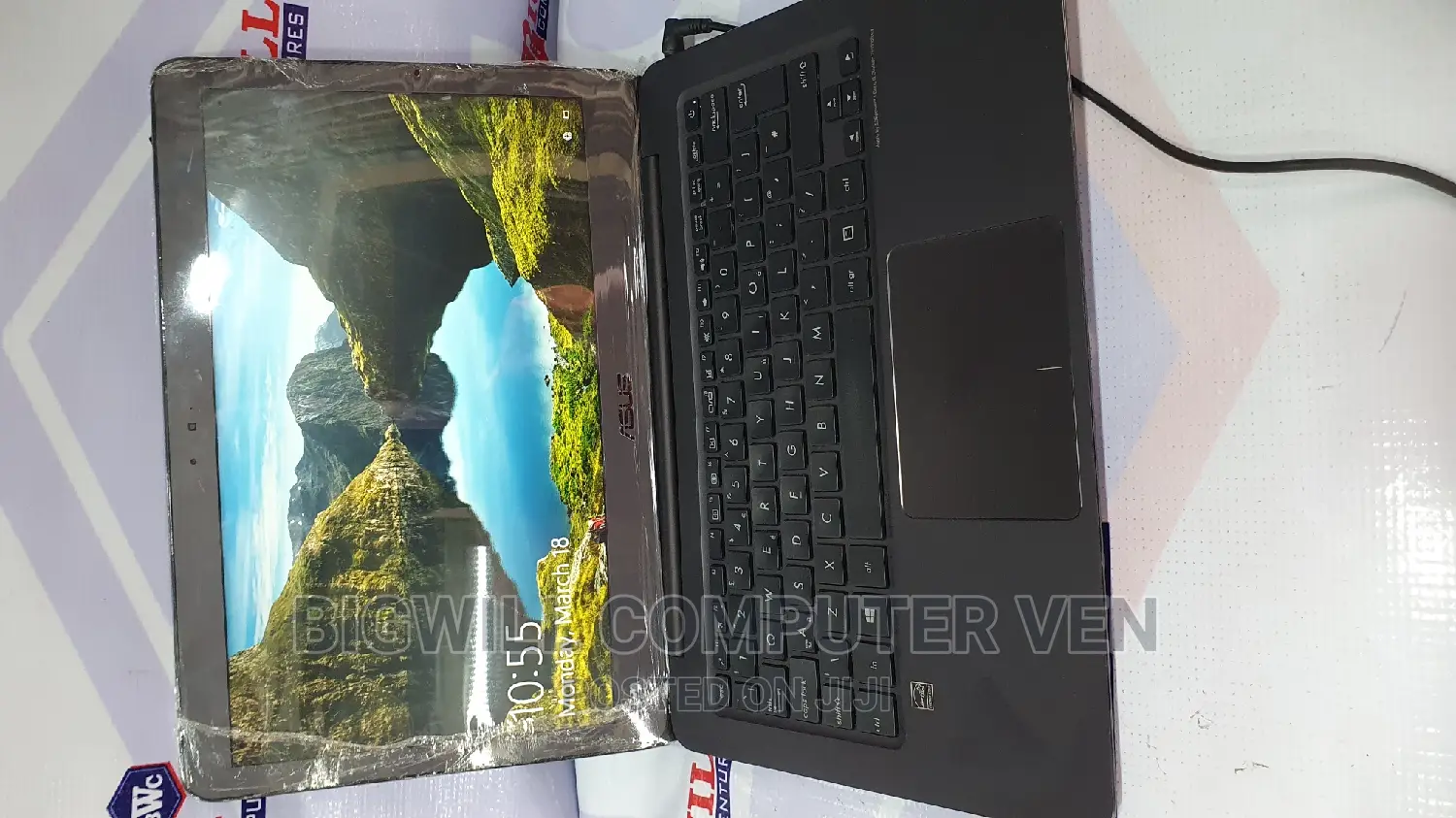 Laptop Asus UX305FA 8GB Intel Core M SSD 256GB