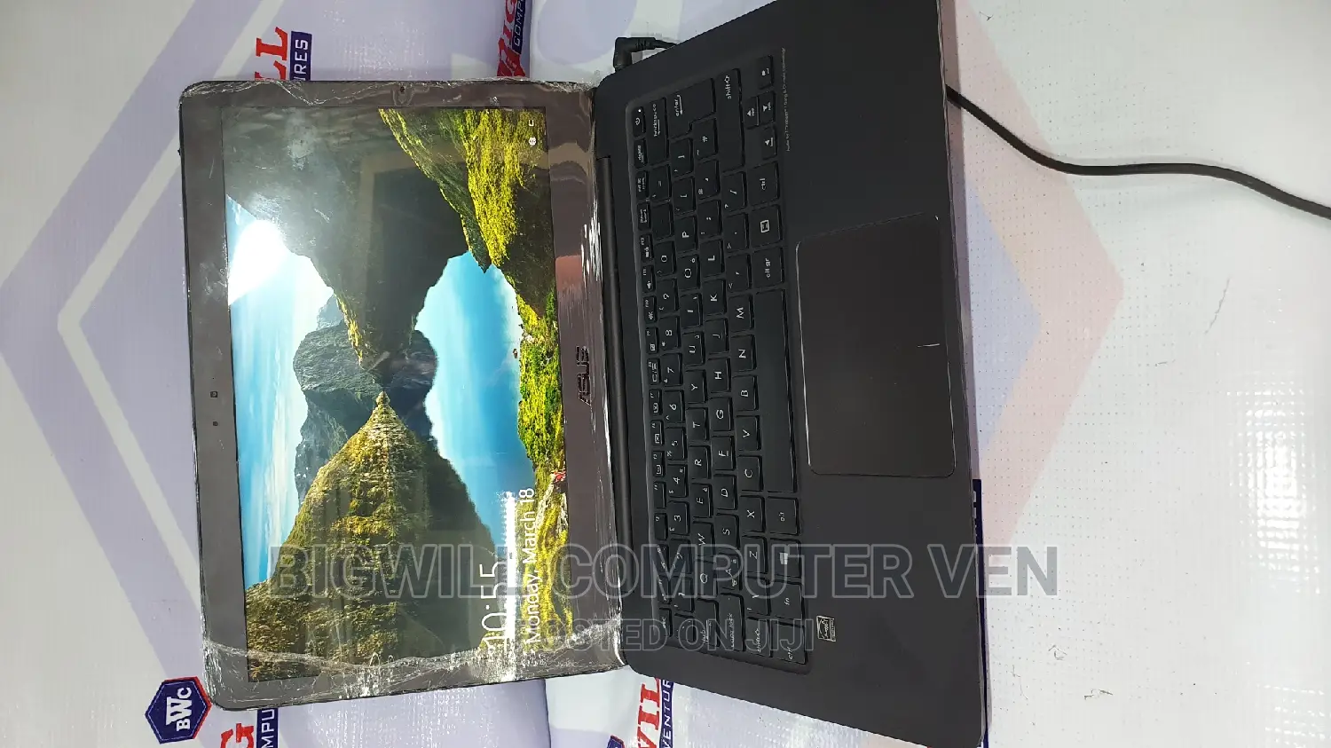 Laptop Asus UX305FA 8GB Intel Core M SSD 256GB