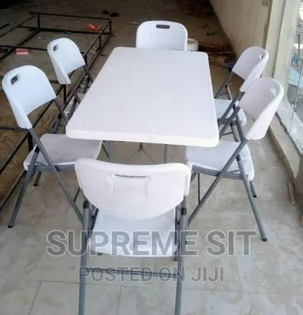 Four Feet Foldable Plastic Table
