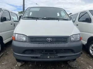 Toyota HiAce 2006 White