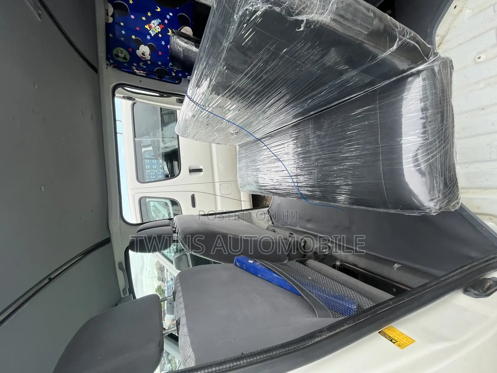 Toyota HiAce 2006 White