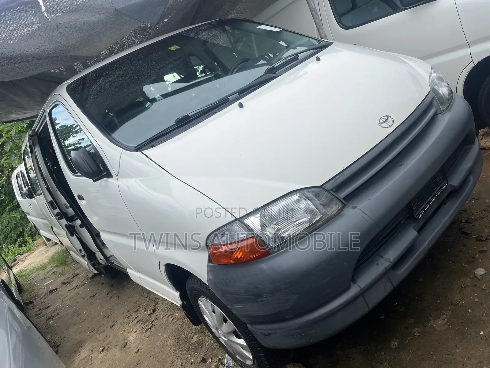 Toyota HiAce 2007 White