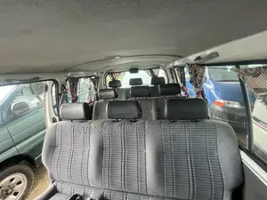 Toyota HiAce 2007 White