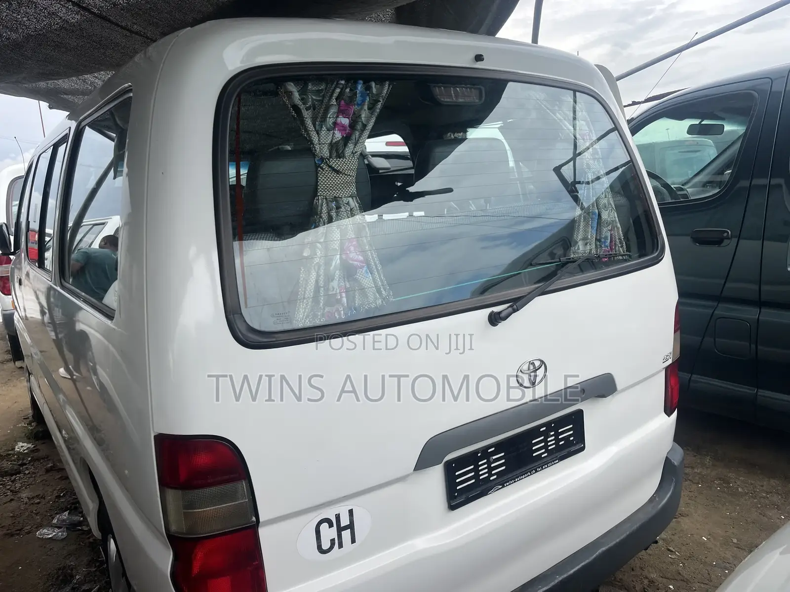 Toyota HiAce 2007 White