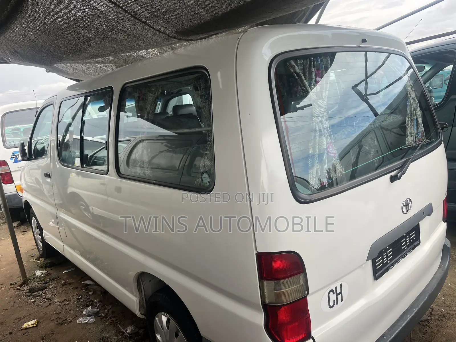 Toyota HiAce 2007 White